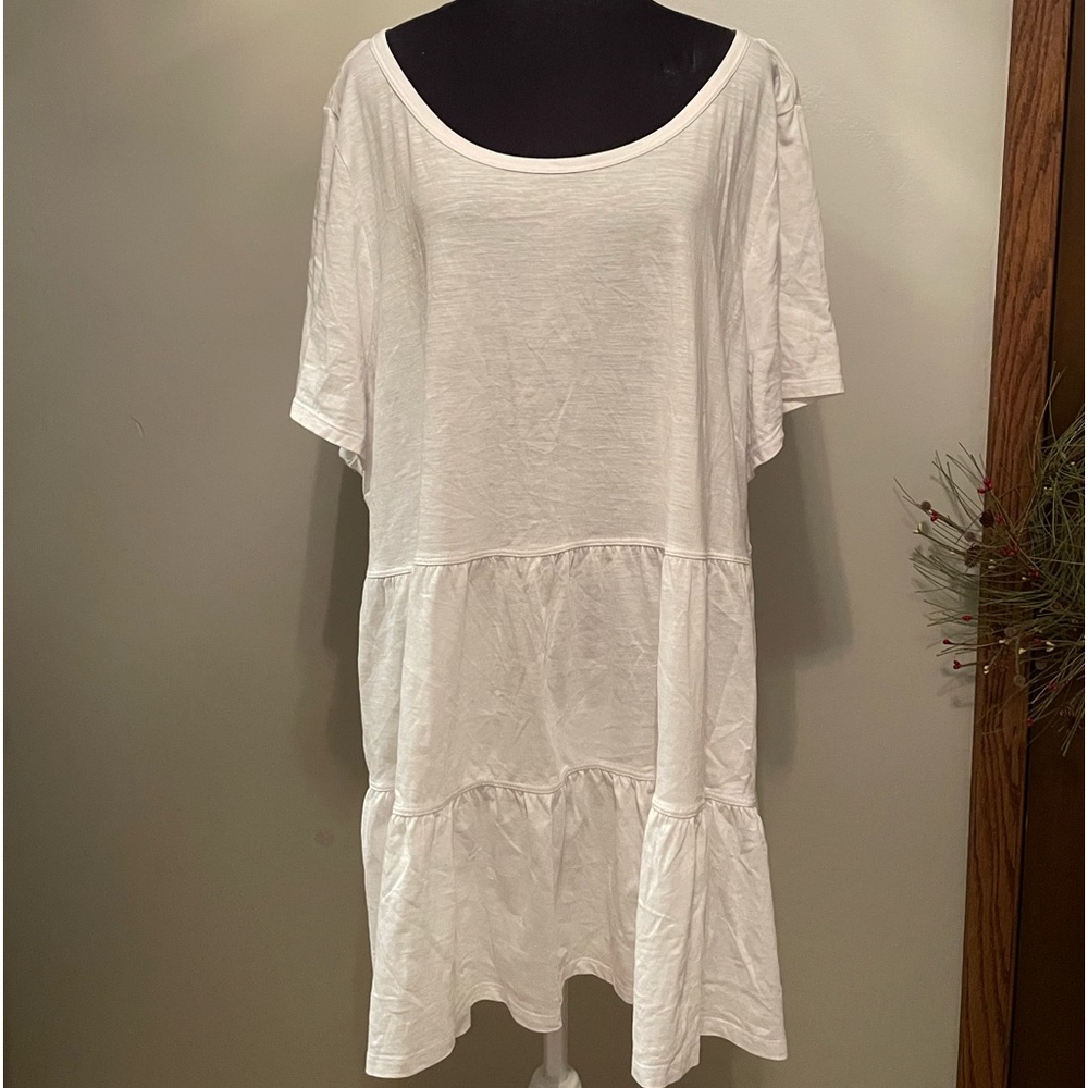 Avenue 3 tiered T shirt plus size.